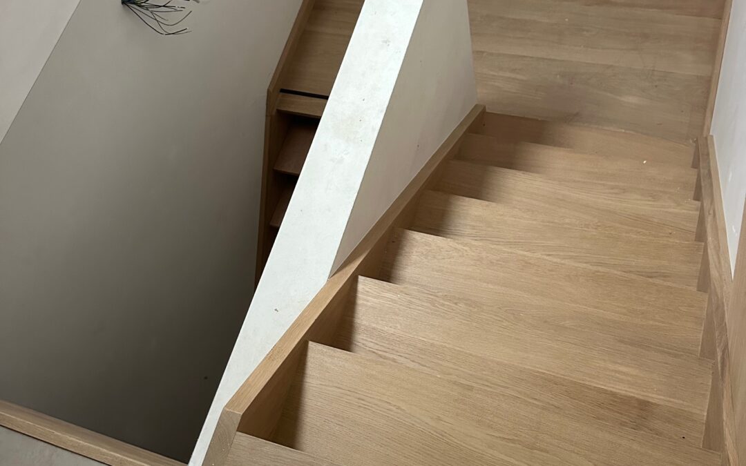 Escalier bois à Vesqueville