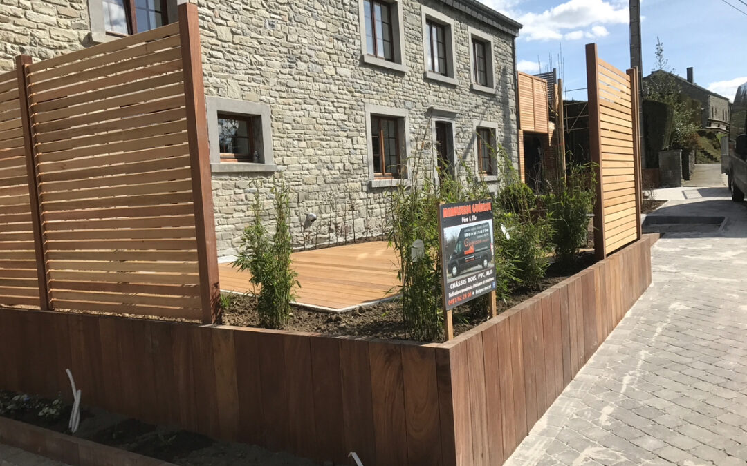Palissade et terrasse à Bastogne