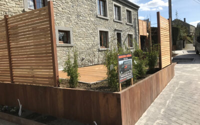 Palissade et terrasse à Bastogne